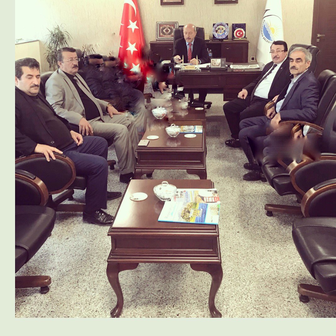EAsireti's tweet photo. Aşiret reisimiz @MS_Ozbek Çatak ilçemizin Bld meclis üyelerimiz #Bilgi ve #konalga köyü muhtarlarımız ile Büyükşehir Bld genel sekreter Yrd Fazıl Tamer beyi ziyaret ettiler. ilçemizin sorun ve sıkıntılarını dile getirdiler. #Herşeyhizmetİçi @mustafaatas @valizorluoglu https://t.co/2MlBOpi4VT
