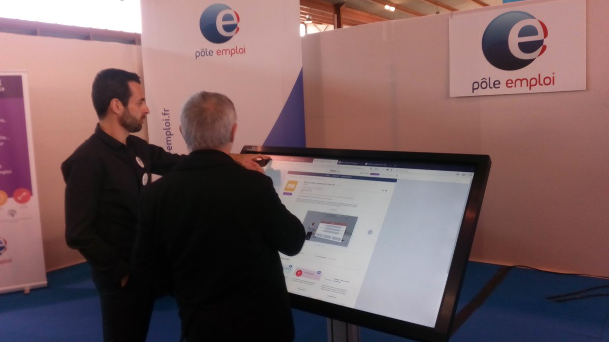 EmilieVidal_30's tweet photo. En direct #TAF2018 #Nimes. Venez tester l'entretien virtuel #AvecPoleEmploi 👌👏 https://t.co/t0xrnLFGPA