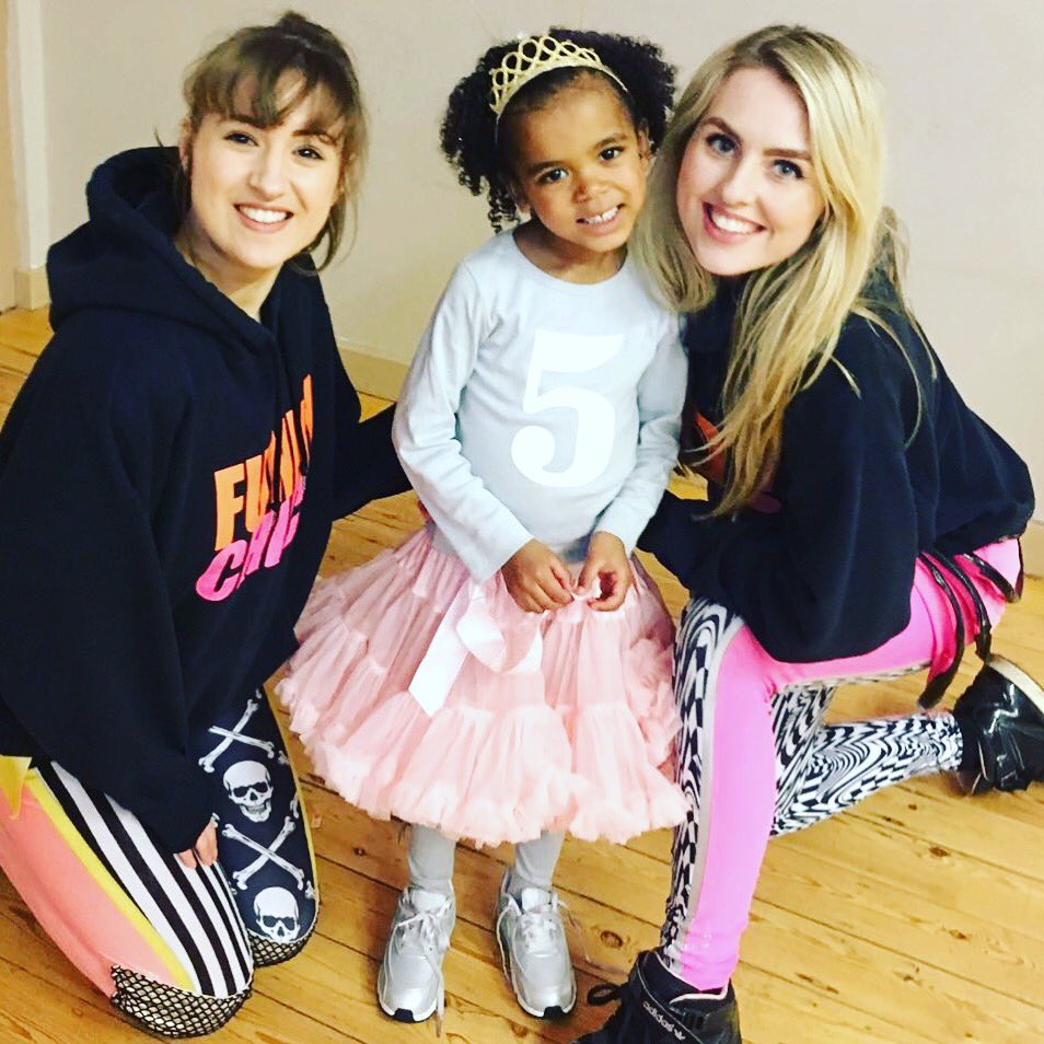 funkychickparty's tweet photo. Esme’s 5th Birthday was so much fun 💕
Thank you so much for inviting us 🙌🏼 #Funkychicks #Birthdaygirl #kidsparties #Kidsentertainers #kidsentertainment #Coneyhall #Westwickham #Bromley #beckbromfl https://t.co/pDTHSv08lQ