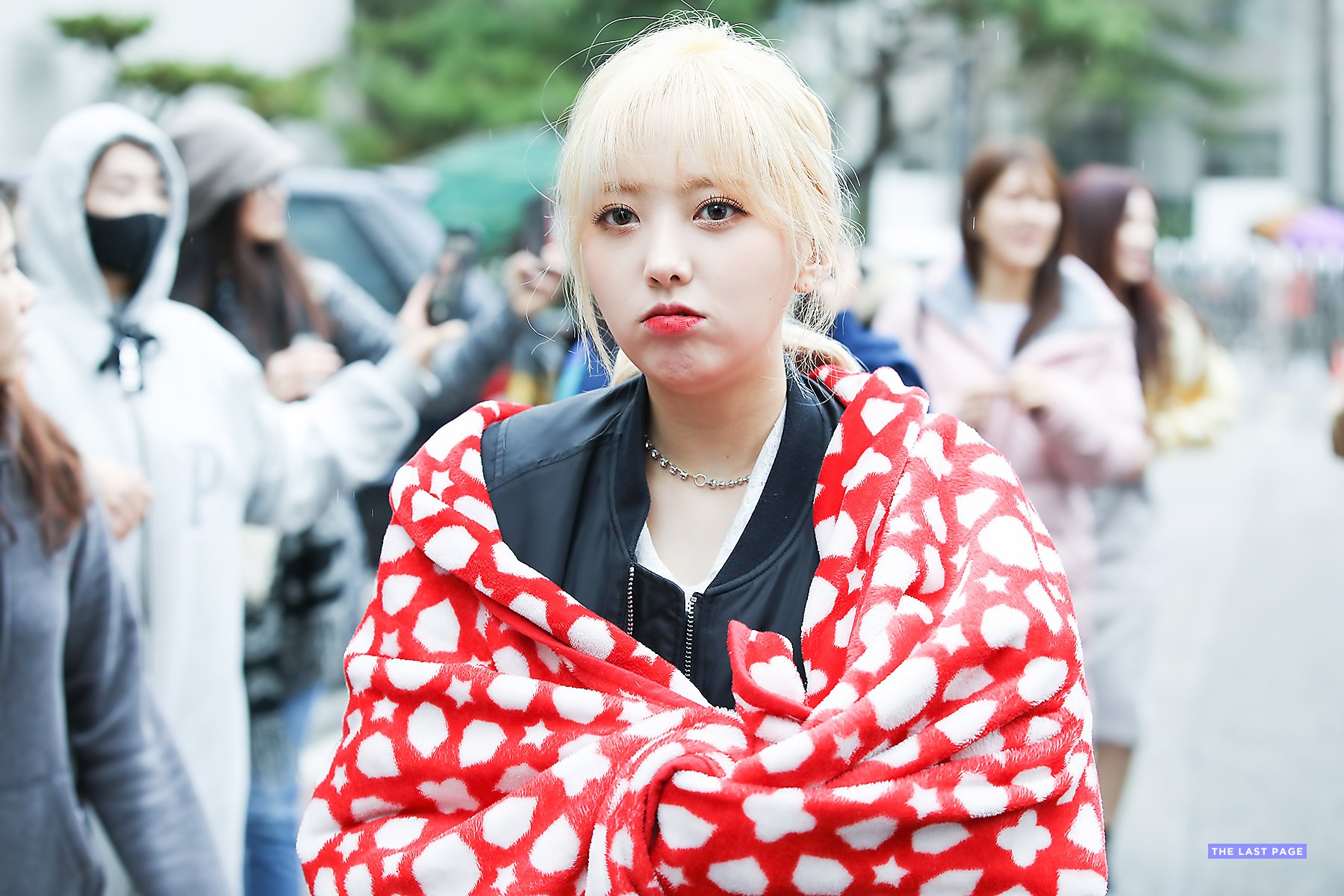 DYuJEOgU0AAPXN7.jpg:orig