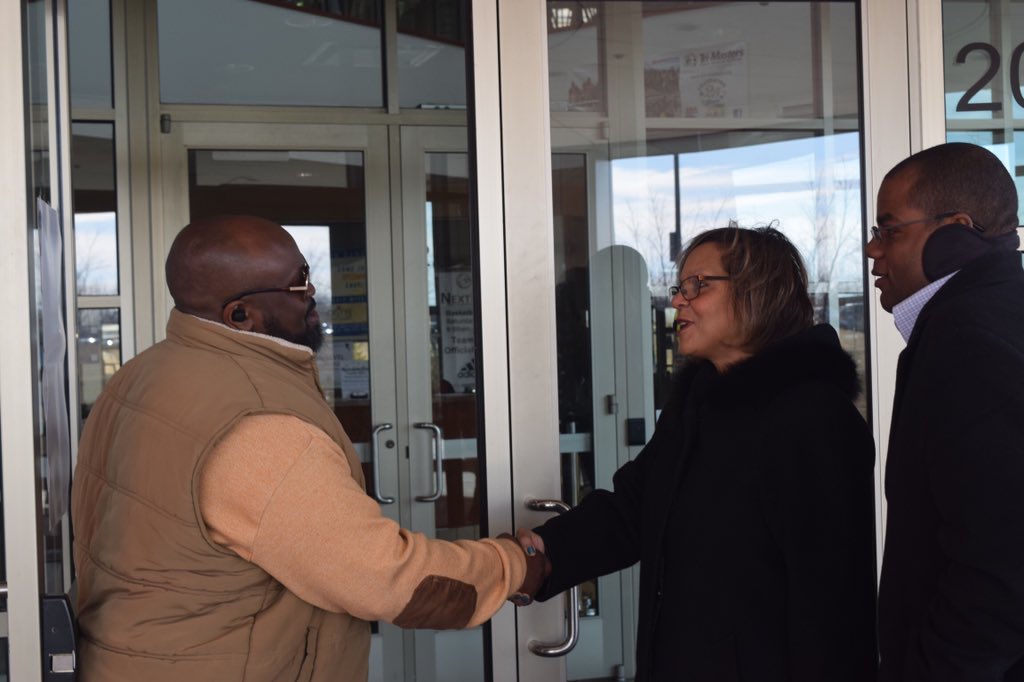 RobinLynneKelly's tweet photo. It’s Election Day! Rise and shine. I’ll be on the ballot twice so vote for me 2x! Punch #22 &amp; #31! I early voted with @uwdavidl010 yesterday morning &amp; greeted commuters at Millennium station in the evening punch #3 @DanielBiss @LitesaWallace punch #81 for @fritz4assessor #twill https://t.co/T68hYVhmeD