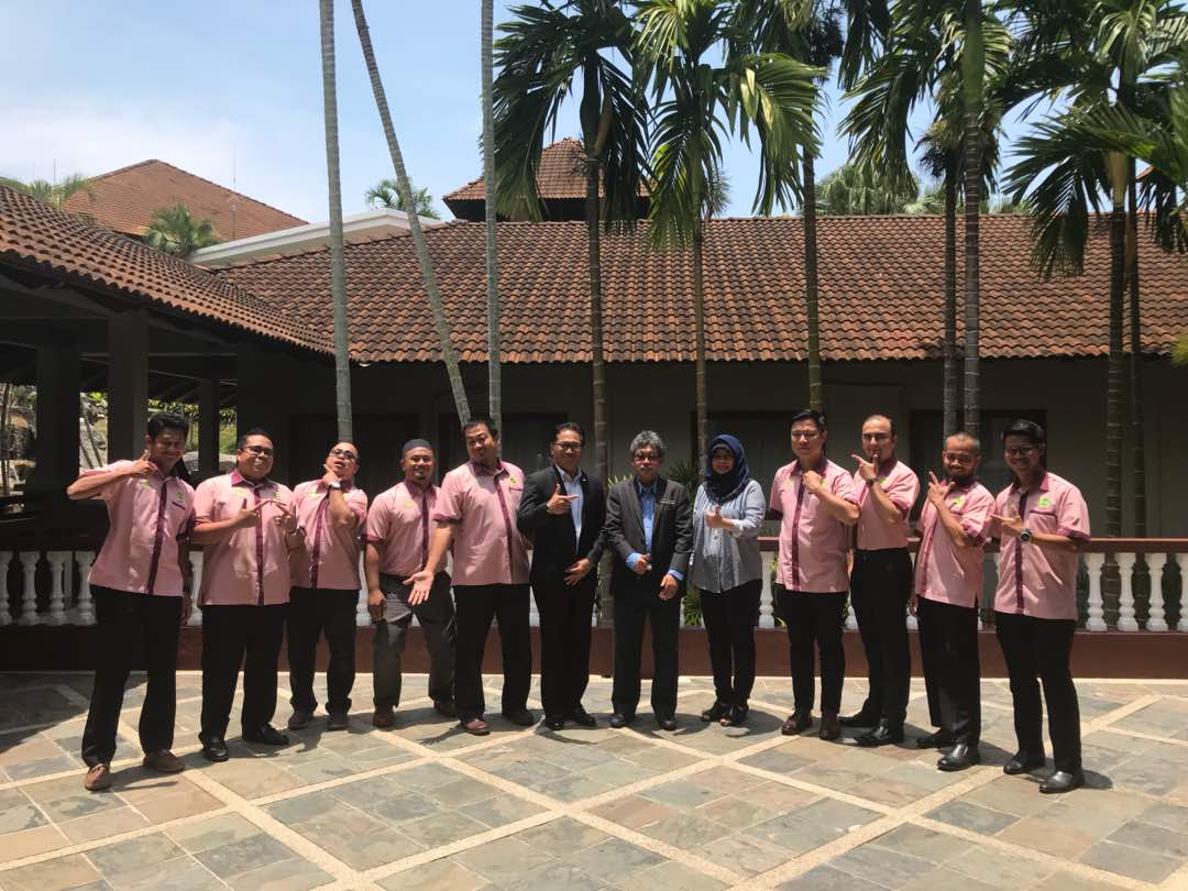 KamariahLong's tweet photo. Bersama barisan kepimpinan @MARDIMassa sempena Mesyuarat MBM di Swiss Garden Damai Laut. https://t.co/p0DN5cpXkJ