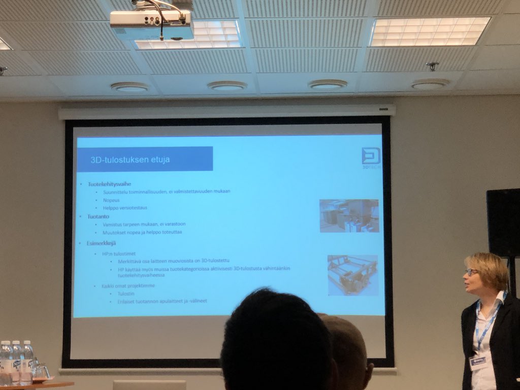 Pooliplus's tweet photo. 3D-tulostuksen etuja #välkky -seminaarissa #konepajamessuilla by  @3DTechOy Riitta Noponen: tuotekehityksen nopeus, massakustomointi, lean-tuotanto #MJF #SLA https://t.co/0oEwz9gu2a
