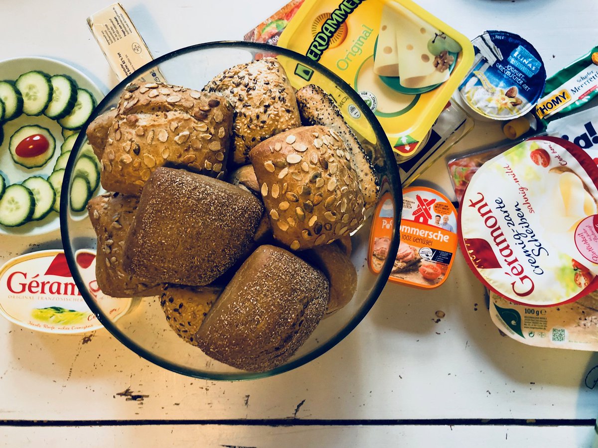 avenga_germany's tweet photo. Guten Morgen aus #Berlin! Dienstags schmeckt uns der Start in den Tag besonders gut :-) #Teamfrühstück #TypischSevenval #GutenAppetit https://t.co/kABEoveGQr