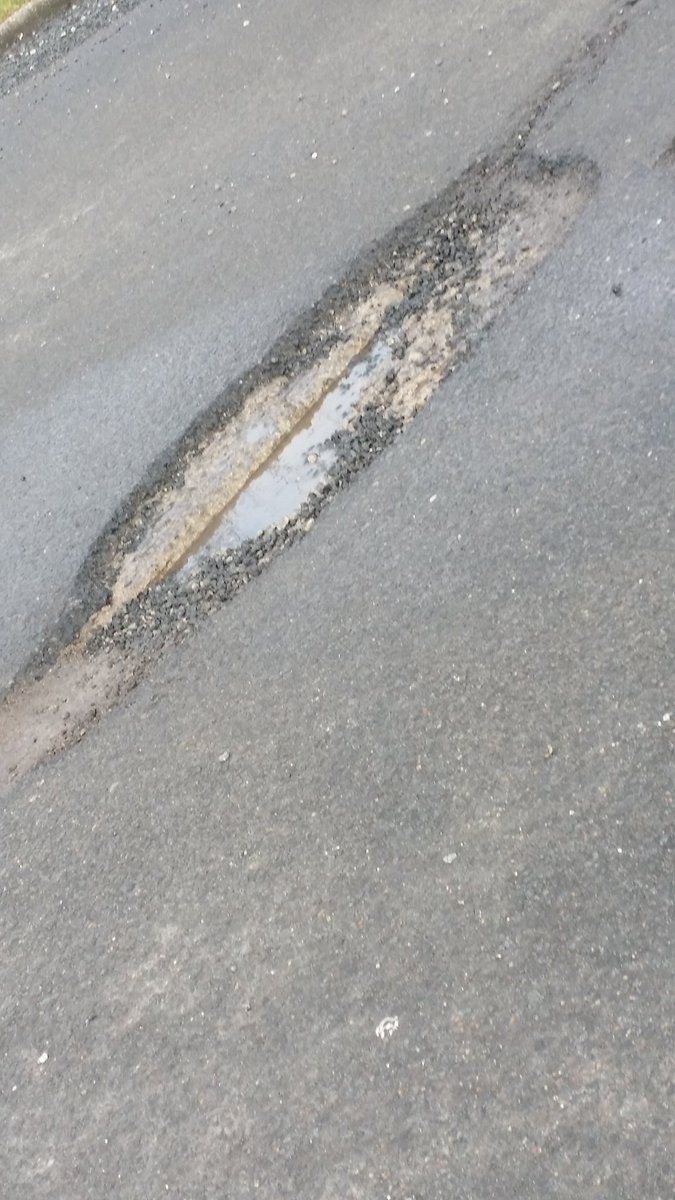 mrpotholeuk's tweet photo. @hulldailymail @Hullccnews When are going to fix #DeepPotholes on HU7 4WJ - Ridderdale road? Found at start of #PotholeRoadTrip with @Chrisitv @itvnews @itn #Danger2Roadusers https://t.co/Gb9w5cWskd