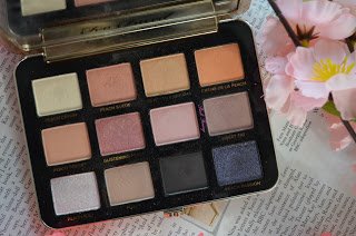 Pink_Frenzy's tweet photo. This is such a stunning palette from #TooFaced and it smells so good! https://t.co/v0ibSjzN8u
#ownyourpretty #TooFacedCosmetics #review #eyeshadow #eyeshadowpalette #makeup #makeuplover #beauty #beautyreview #beautylover #sephorafrance #beautyjunkies #bbloggers @TooFaced https://t.co/lWtwZdvUdU