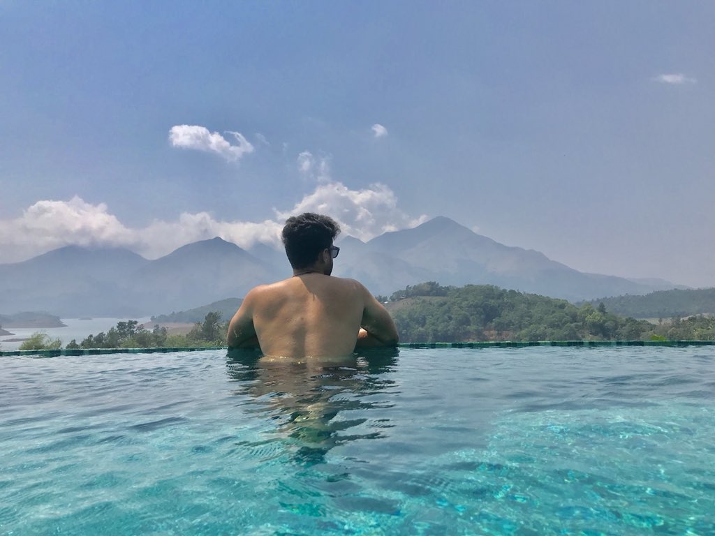 karun126's tweet photo. Living Life on the edge๐ค
#Holiday #peaceโ#refueltime https://t.co/K3ZjCEuuL4