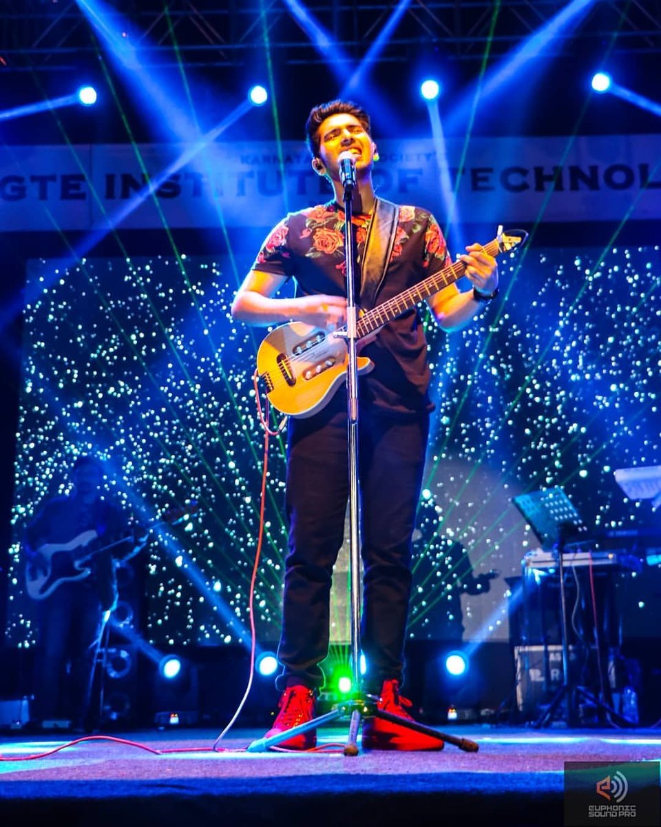 ArmaanMalikCafe's tweet photo. #ArmaanMalikLive at GIT, Belgaum.
17-3-2018
#Aura18
@ArmaanMalik22 ๐ฅ
Caps-25 https://t.co/0C47tcrZZ7