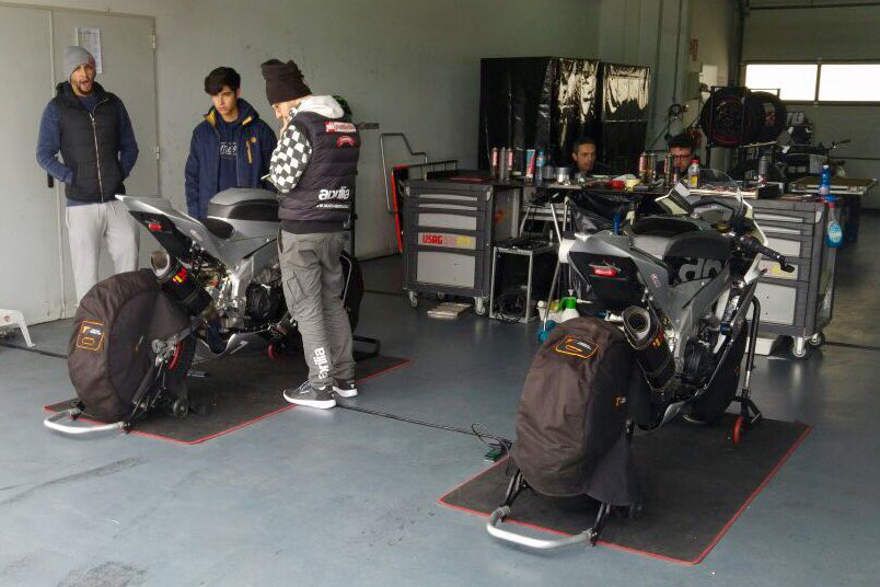 nuovaM2racing's tweet photo. 📍 testing ends at @AragonMotorLand 🇪🇸
🏍 @ApriliaOfficial #RSV4RF #bearacer
🥖@Panealba riders 
🙋🏻‍♂️ #LucaVitali70
💇🏻‍♂️ #MaximilianScheib7 https://t.co/fLtYCPh2Tf