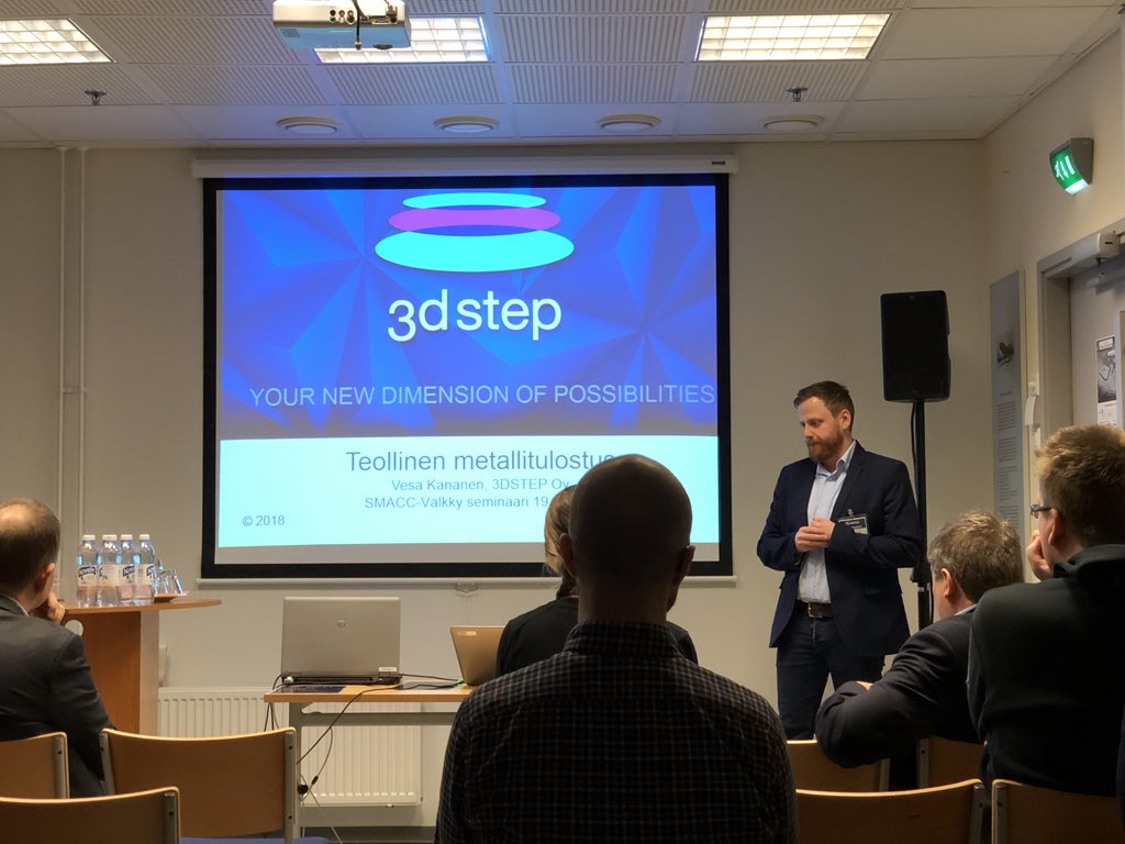 Kimmo_Haapea's tweet photo. Vesa Kananen @3DStepOy kertoo metallien teollisesta 3D-tulostuksesta ja HP Multi Jet Fusion -tulostuksesta @SMACCFinland in seminaarissa. Asiakkaina Kone, Nokia, Muurikka ym. #välkky #metallientulostus #SLM #MJF https://t.co/4UKKJbMisR