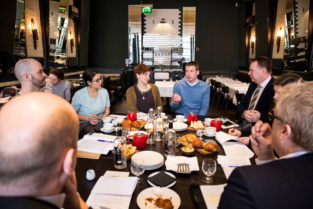 QuornFoods's tweet photo. For chefs, it’s just about cooking. The same things that make fish or meat delicious make non-meat alternatives delicious: herbs, spices, seasoning, nuts and caramelisation @RussellBateman at @Caterertweets roundtable #proteindiversity #chefinnovation https://t.co/igahNF9a9d https://t.co/XeWL2Ed5Ms