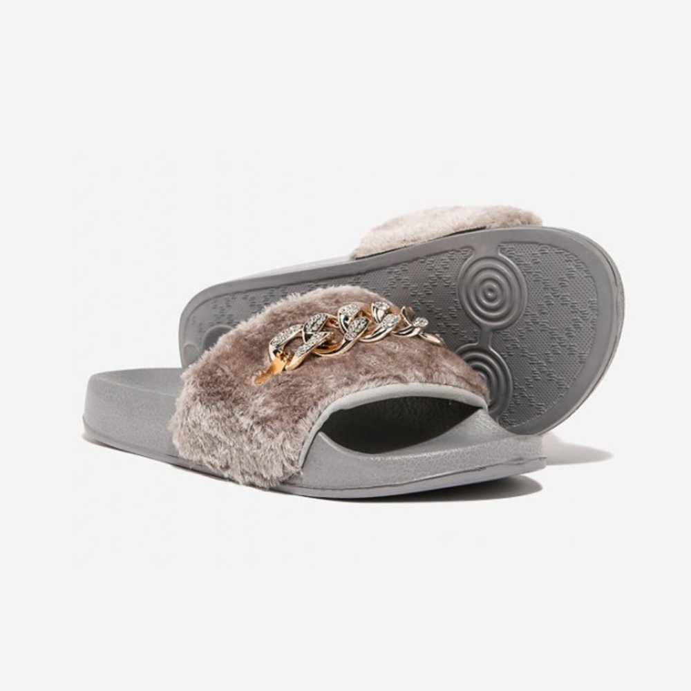 ElabelzME's tweet photo. It’s time for a well-deserved shoe upgrade from Truffle Collection >>> https://t.co/KtvZSVYSHg 🧐
#Elabelz #MyLabelz #TruffleCollection #Footwear #MustHaves #Fashion https://t.co/UPyDdxXH6m