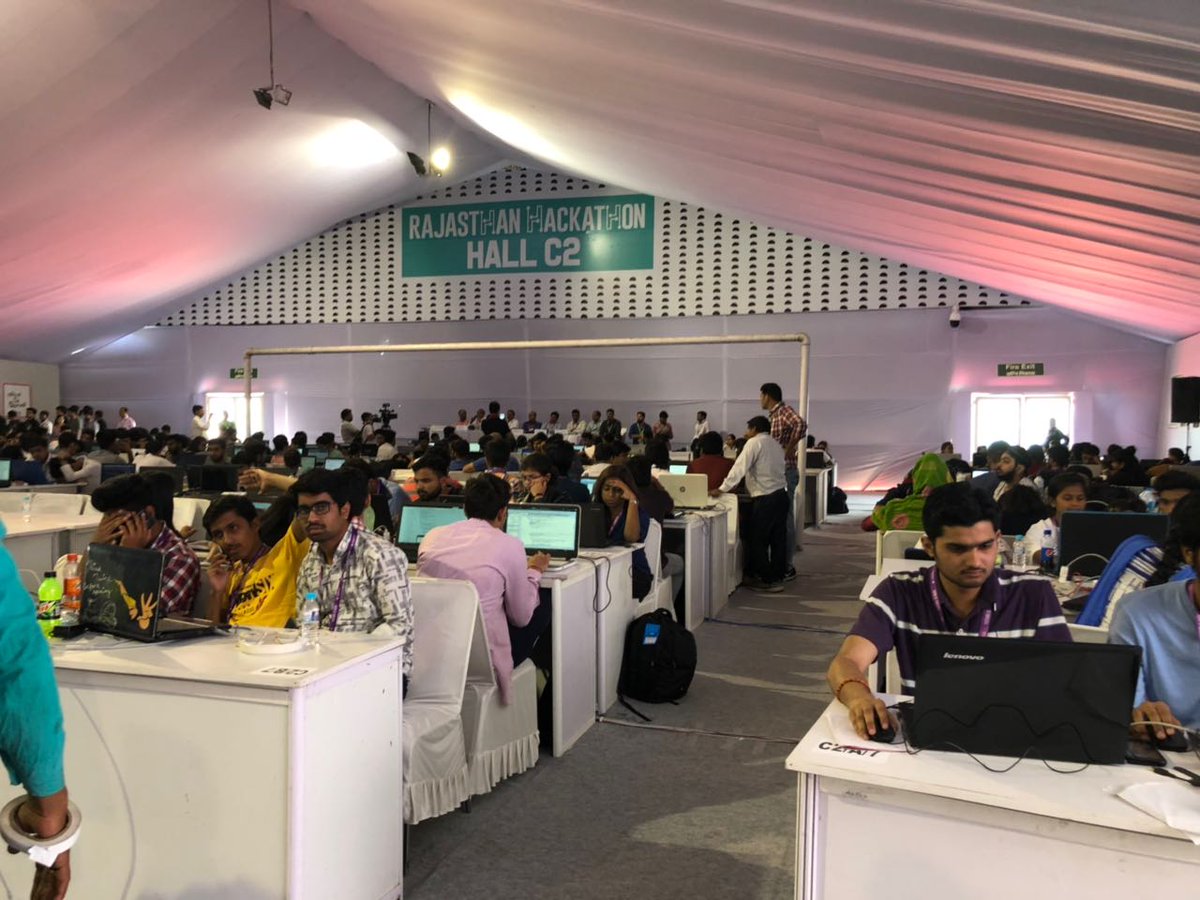 Inc42's tweet photo. Bringing 6000+ young problem solvers and think tanks for 36 hours of non-stop coding under a roof, here is what #itdayrajasthan looks like!! #Hackathon4.0 #somuchenergy
@TVMohandasPai @VasundharaBJP @RajGovOfficial @DoITCRaj https://t.co/TRVPYOk70Y