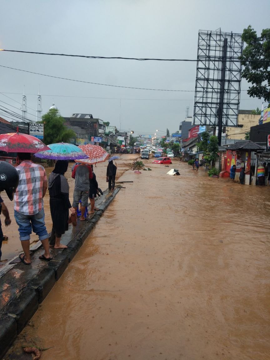 via @Rkurniawan1301 : Menjelang terminal Cicaheum
