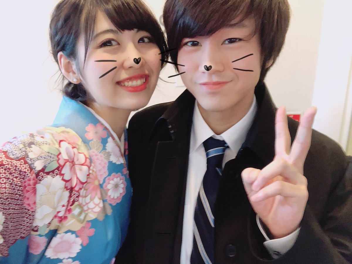 makotechi's tweet photo. 昨日で無事に大学卒業できましたん！頑なの意志で4年1回も学校行かないように履修組んで、1年間遊び倒してきたけどもうあと2週間で社会人。信じられない😂そんなこんなで久しぶりだったのにみんな忘れないで話してくれて嬉しかった🙌💕笑 和史も2年間だけど、大学生活1番ありがと🤗💟♡ https://t.co/Uti3xJe96s