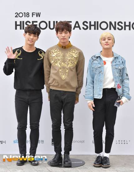 mBeautifulBloom's tweet photo. 🖤
ハイソウルファッションショー
イノ ミンミン ヒョンス https://t.co/Gy6tGeKGge