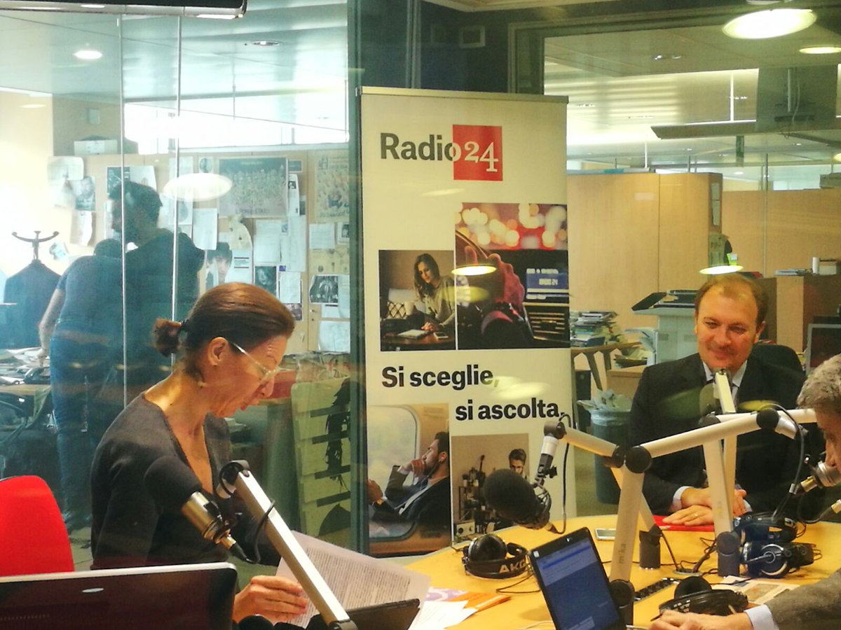 Assilea_IT's tweet photo. A  Radio24, si parla di leasing in occasione dell'apertura del Salone Lease2018 https://t.co/bn96vw1oP0