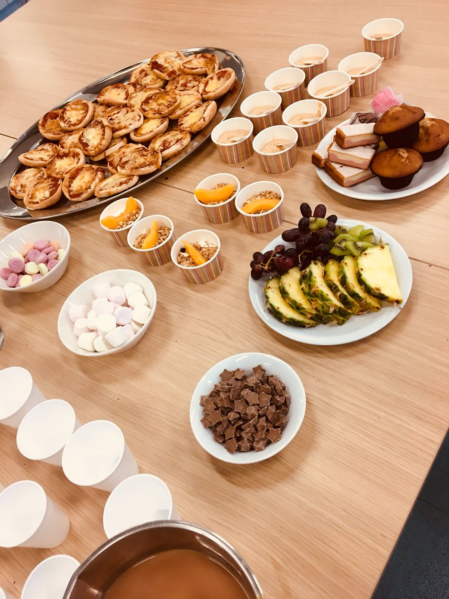 olsjartdept's tweet photo. Healthy, Hearty Rewards Breakfast for Ampleforth 11 this morning. Regularly best attendances in yr 11, a week of 100% & Not one late last week!! Fantastic effort #topofattendance #100% #nolates #attendanceblitz @olsjartdept @olsjbb1 @olsjHH https://t.co/KQez3cQ8MR