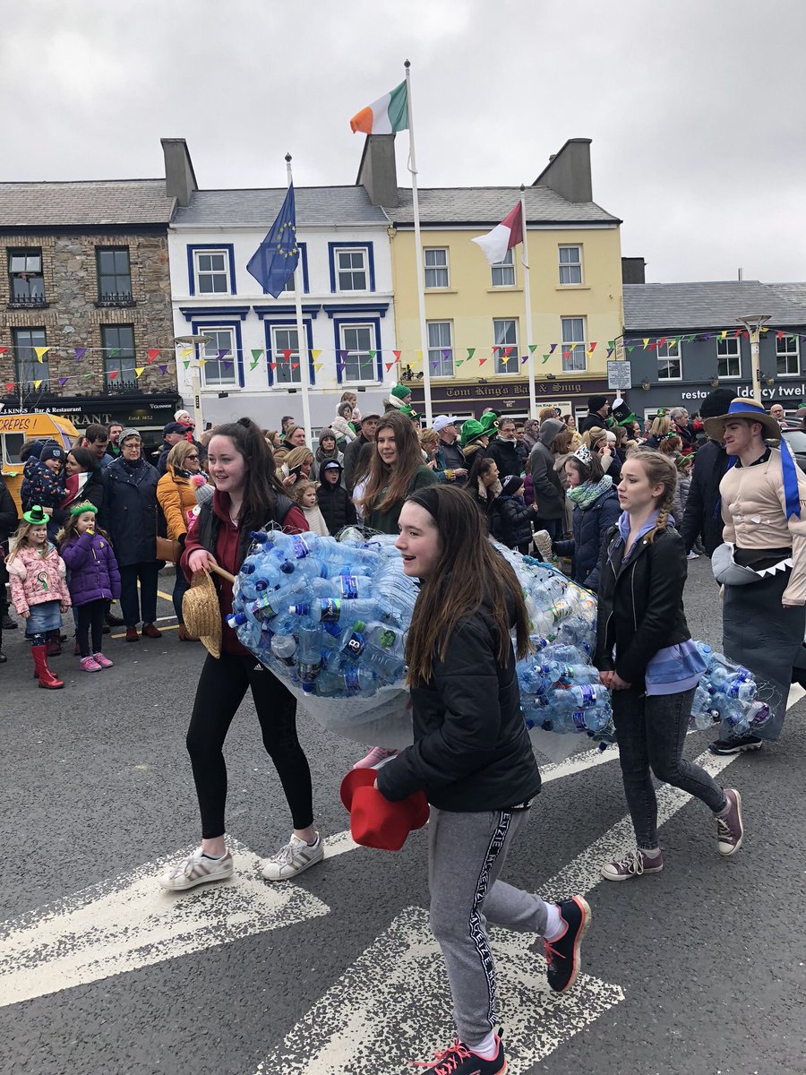ConnemaraTweets's tweet photo. Clifden St. Patrick’s Day Parade. Well done to all involved. https://t.co/sUa9PPo7v2