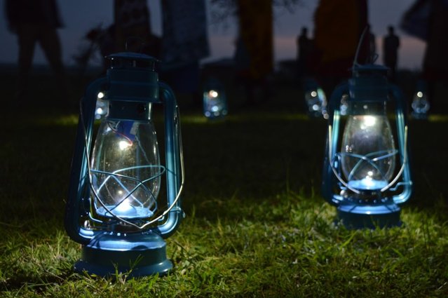 marckuster's tweet photo. #Lightforce : une initiative solidaire montée en un temps éclair pour apporter la lumière en plein pays Maasaï. Retour sur cette expérience exceptionnelle avec @literoflight https://t.co/AhEjPQooWf https://t.co/Stzg5Hz4oK