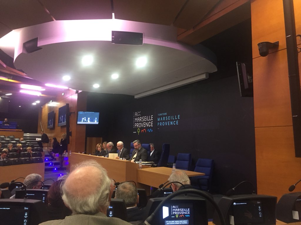 C_Masse13's tweet photo. #Conseildeterritoire Ce matin en séance du conseil , @MASSEFLO13013 interpelle le Président sur les futurs travaux du parking du métro LaRose #13013 Quelles sont les solutions de substitutions ? Utilisation du parking Bara avec navettes gratuites ? https://t.co/iq9Fnr52Cd