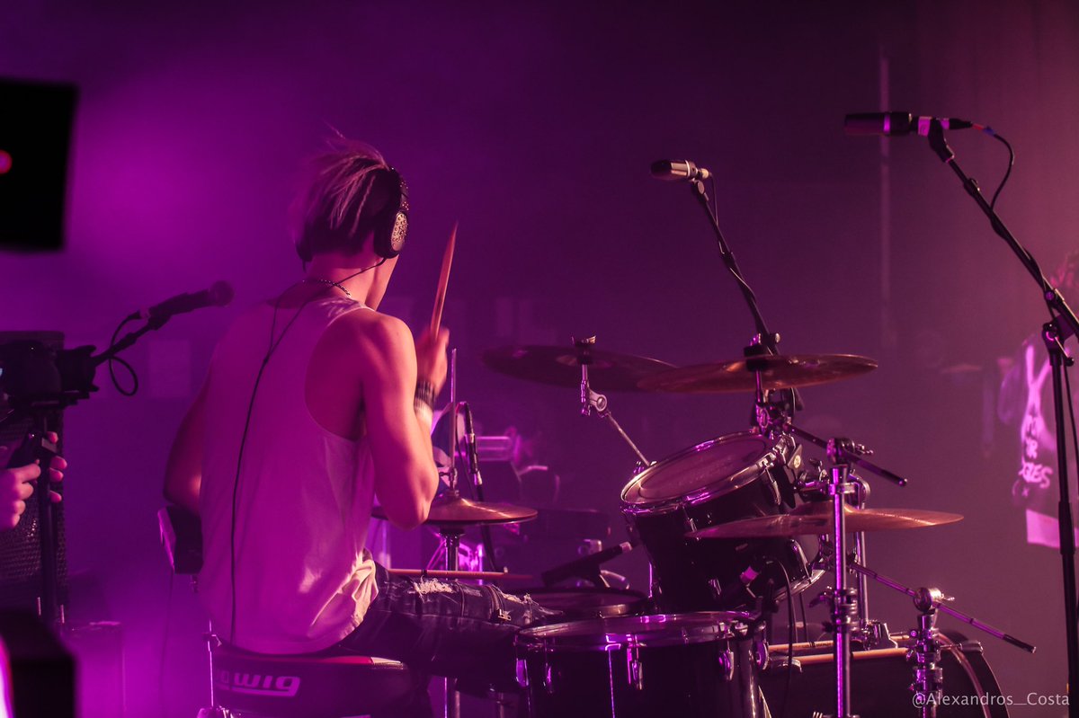 GeoWilson07's tweet photo. Probably my fav photo of the 02 show 💪🏻 such focus 🔥🤙🏻💕
Photo by @alexandros_costa 

#ludwig #drums #singlebysunday #meinl #vicfirthsticks #02abc #TeamSBS https://t.co/6l1Xk02Gqf