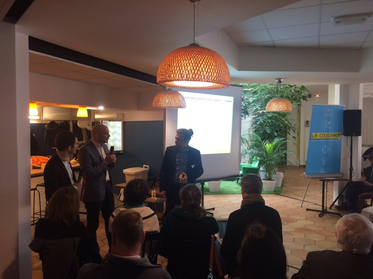 FutursPublics's tweet photo. Super innovation d'orga : Cupidon, la plateforme de mutualisation des dépenses de développement numérique. 

@DaglioM de l'@OPSIgov remet son prix Futurs Publics au Syndicat intercommunal de collectivités informatisées Alpes Méditerranée @SICTIAM_FR 👏🏽 #colterr #data #capacity https://t.co/uz9upZPlKw