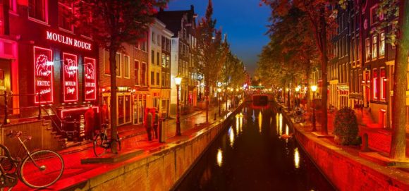 DIT IS WAAROM JE MOET STEMMEN ALS JE VAN HET AMSTERDAMSE NACHTLEVEN HOUDT! funx.nl/radio/fragment…