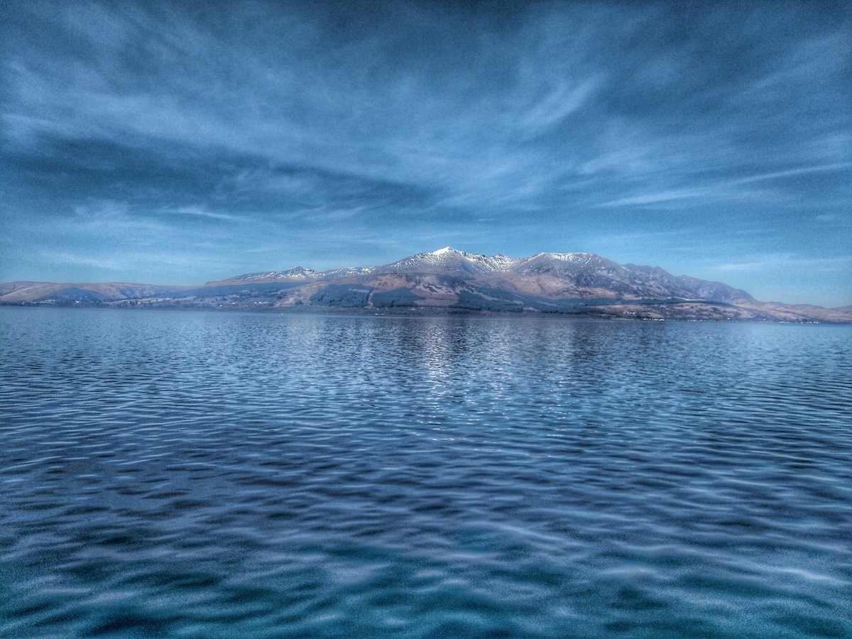 gmacg_1's tweet photo. Snow topped peaks 

#IsleOfArran #ScotSpirit #BuildNBurn #Arran https://t.co/Ke9BADIpZ6