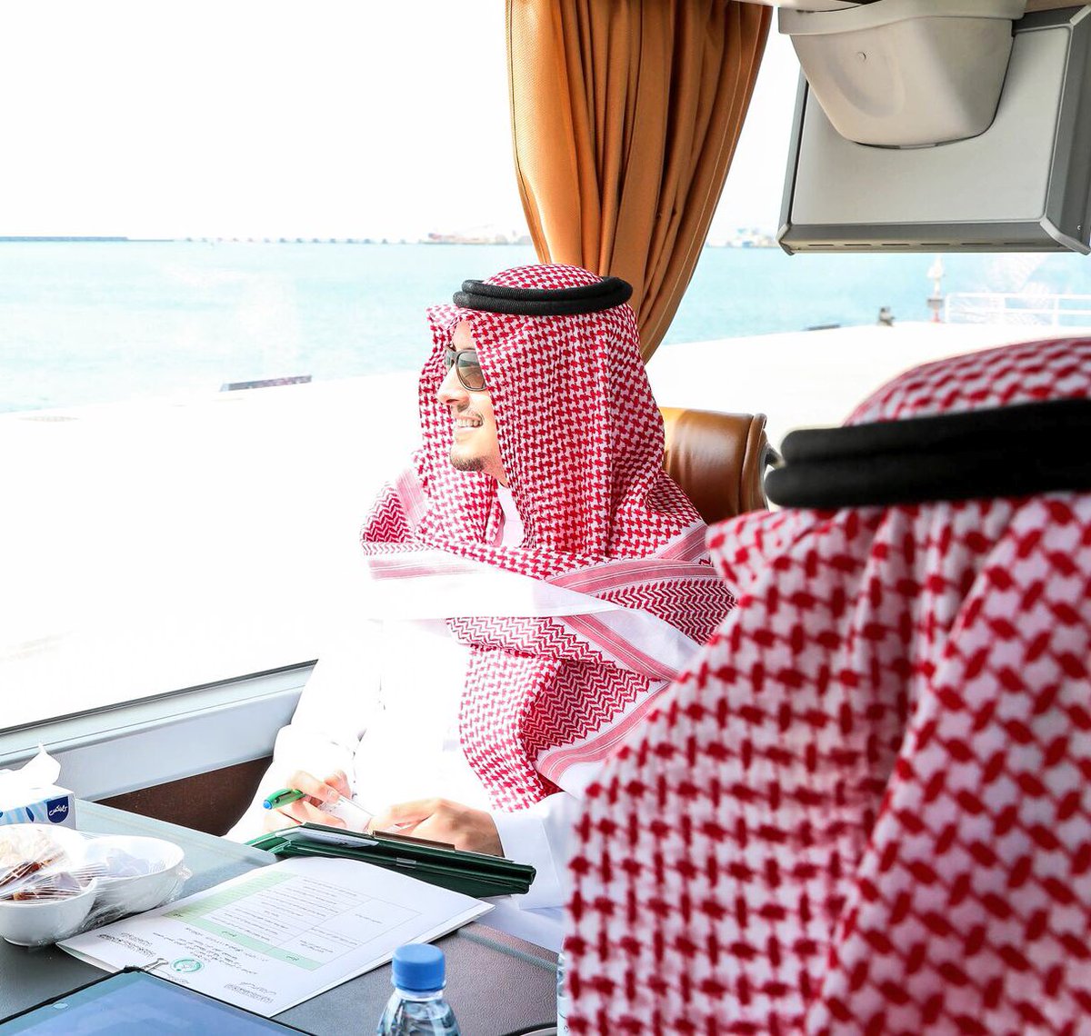 emara_sharqia's tweet photo. #يحدث_الآن 
صاحب السمو الملكي الأمير أحمد بن فهد بن سلمان #نائب_أمير_المنطقة_الشرقية يزور مدينة  #رأس_الخير الصناعية ضمن جولة سموه التفقدية لمحافظات المنطقة،  ويطلع على مشاريع المدينة، ويزور شركة #معادن https://t.co/KxGwXGauUF