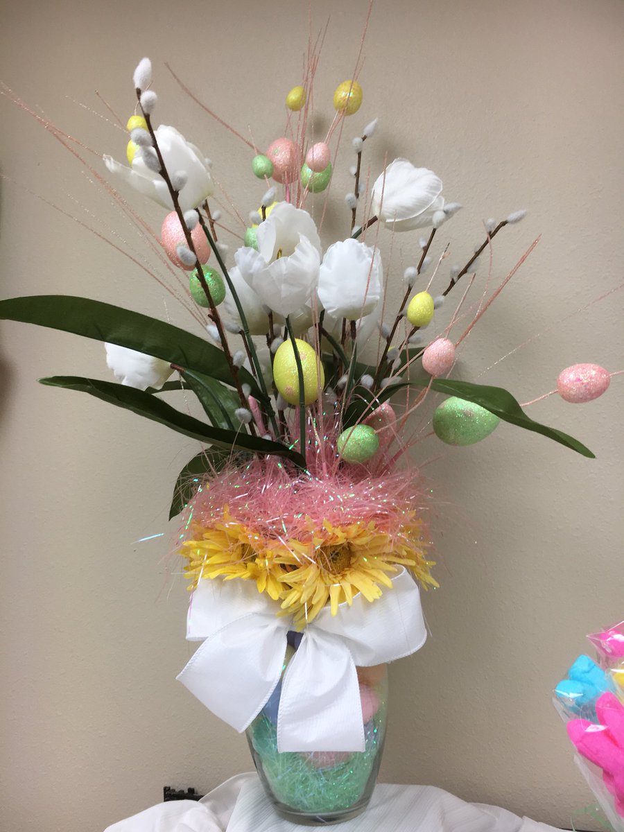 BCFlowerFactory's tweet photo. @BCHSArtFactory 1st arrangement -$40
2nd &amp; 3rd - $45
4th - $48 https://t.co/2VIBARYEOB