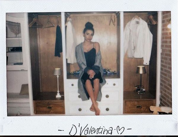 D'Valentina estrena "Vibes": "Una vez que el trap, dancehall et al. han sido absorbidos por la cultura popular, cada vez se hace más complicado encontrar algo de originalidad y esencia propia dentro de las muchas creaciones que van llegando a diario". bit.ly/2phtaxe
