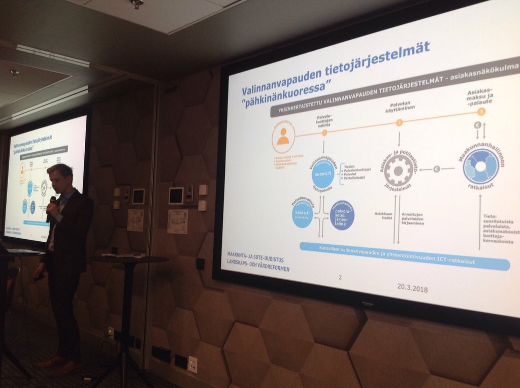 STM:n erityisasiantuntija Markku Heinäsenaho esittelee #valinnanvapaus-tietojärjestelmien tilannetta. Kuva on uunituore ja sitä vielä fiilataan. Kanta-palvelut on tärkeä osa. #sote #valinnanvapaus #viestintä #digitalisaatio