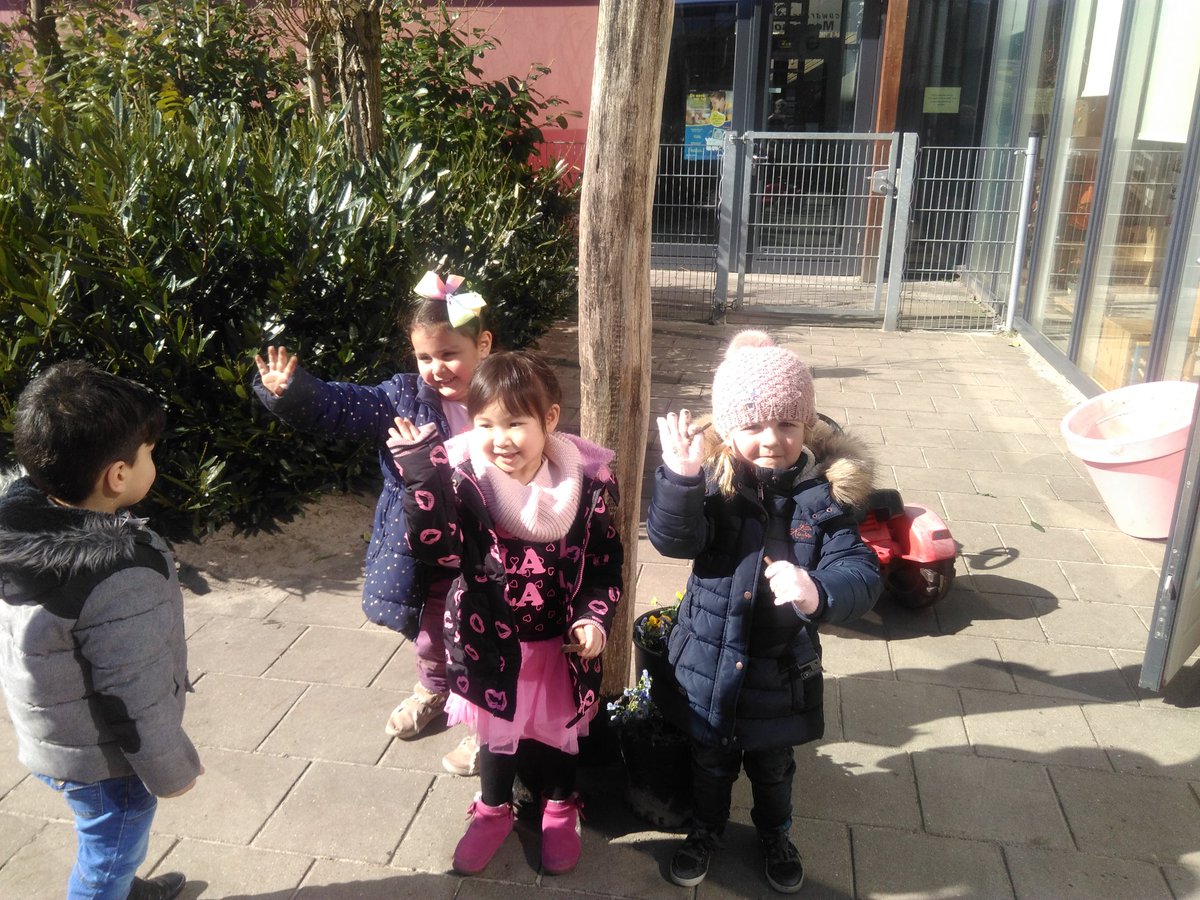 Tot ziens bij onze open dag op 21 Maart tijden 9.00-12.00 en 15.00-17.00.  Kom gerust binnen.
Montessori Kindcentrum