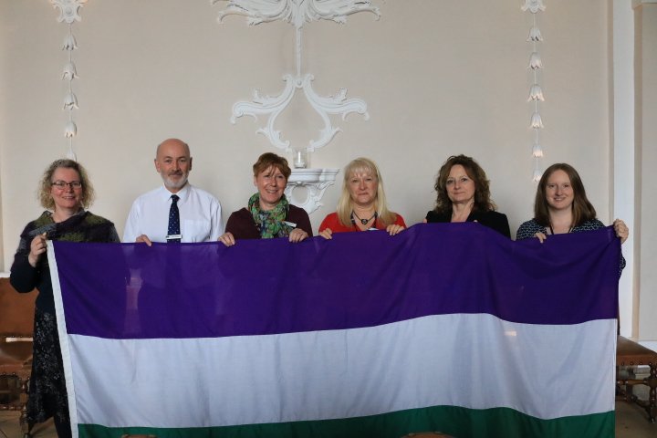 WiltonPark's tweet image. We are excited to have the @SuffrageFlag here with us. 

Here are some of our colleagues taking part in the #SuffrageFlagRelay, celebrating the advances in #Equality.

#FollowtheFlag