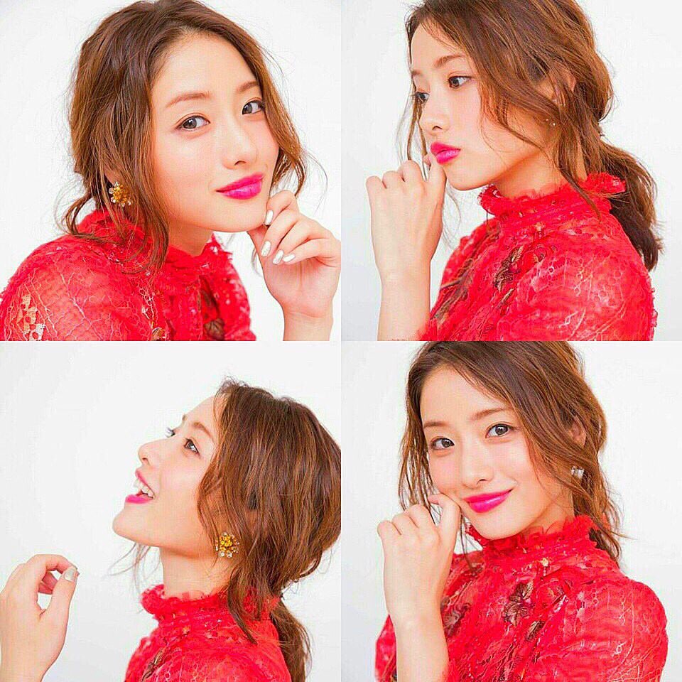 sssshoooo0129's tweet photo. 石原さとみの4コマ最強
なんでこんな美しいんだろうって疑問になるレベル、、 https://t.co/rFteZyZNua