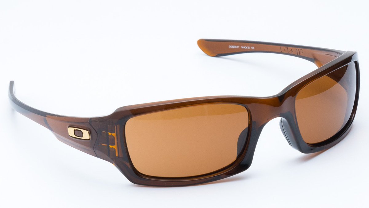 markleesdigital's tweet image. As a special treat for the #VernalEquinox, we've been given some lovely designer sunglasses to photograph. Bring on the summer!
#Sunglasses #productphotography #professionalphotographer #shoplocal #Notts #Oakley #LandRover #CocoaMint