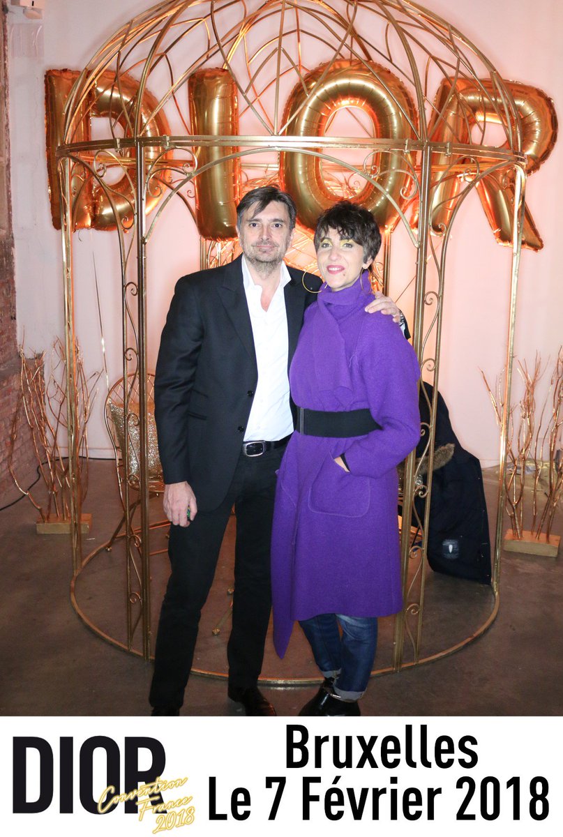 MyPhotoFactory's tweet photo. Avec la Borne Prestige My Photo Factory, vous avez la possibilité de faire du format portrait et/ou paysage !

#bruxelles #photobooth #chic #animation https://t.co/ABrWkUZyCY