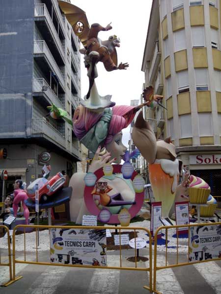 SumTecnics's tweet photo. Un año más Suministres Tecnics, S.L., apoyando las Fallas de Gandía 2018.
Os dejamos las unas imágenes de la falla Martirs. https://t.co/GyOOWq5IyG