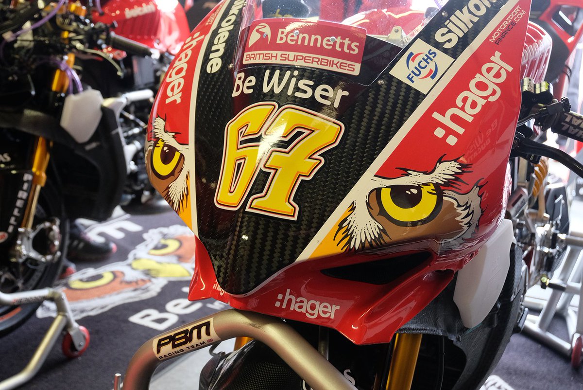 Love the new carbon look <a href="/PBM_Team/">Hager PBM Ducati</a> #ForzaDucati