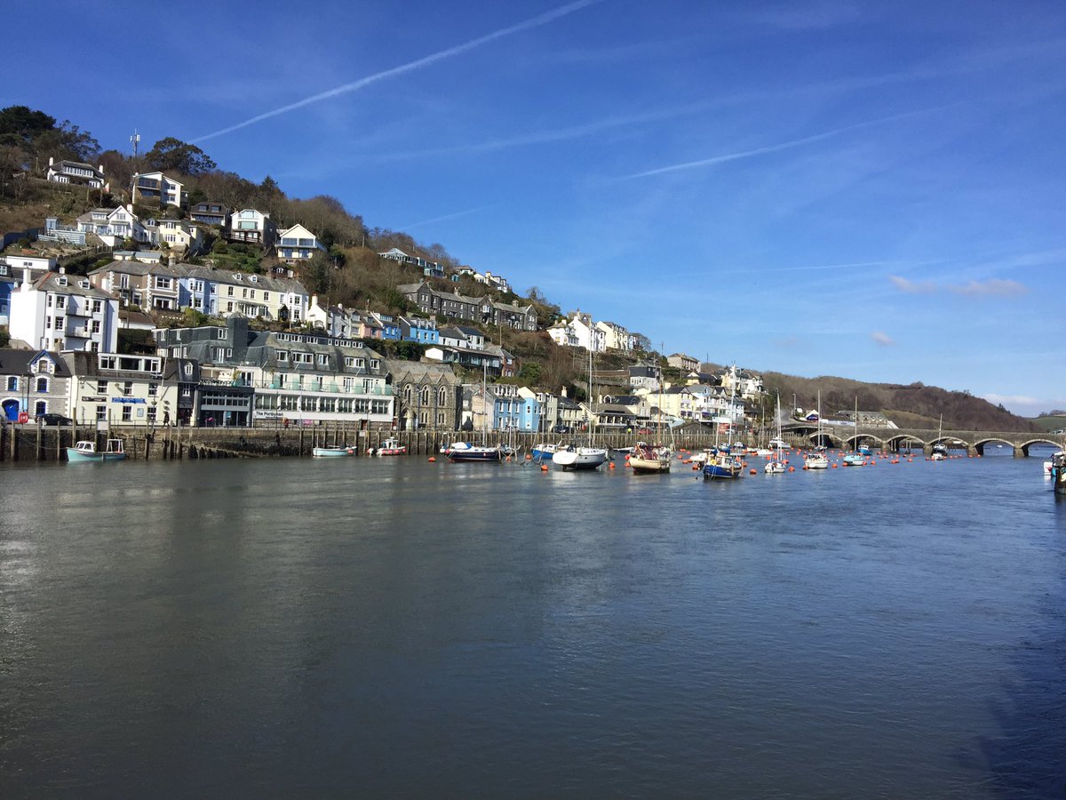 What a gorgeous morning here on the quay! Come on down and enjoy some freshly prepared chips while enjoying this stunning view.