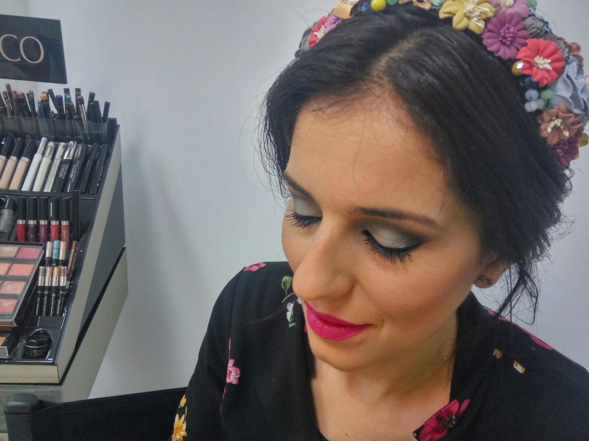 CEdaliacerezo's tweet photo. 💄💄¡¡ Perfecta en todas las ocasiones !! 💄💄
Maquillaje profesional para todos tus eventos.
Recuerda: Mañana 21 de Marzo: 
DIAGNÓSTICO DE PIEL GRATUITO.
📞 635 28 95 24
➡ https://t.co/mozToKk86g https://t.co/A7ahGulbvg