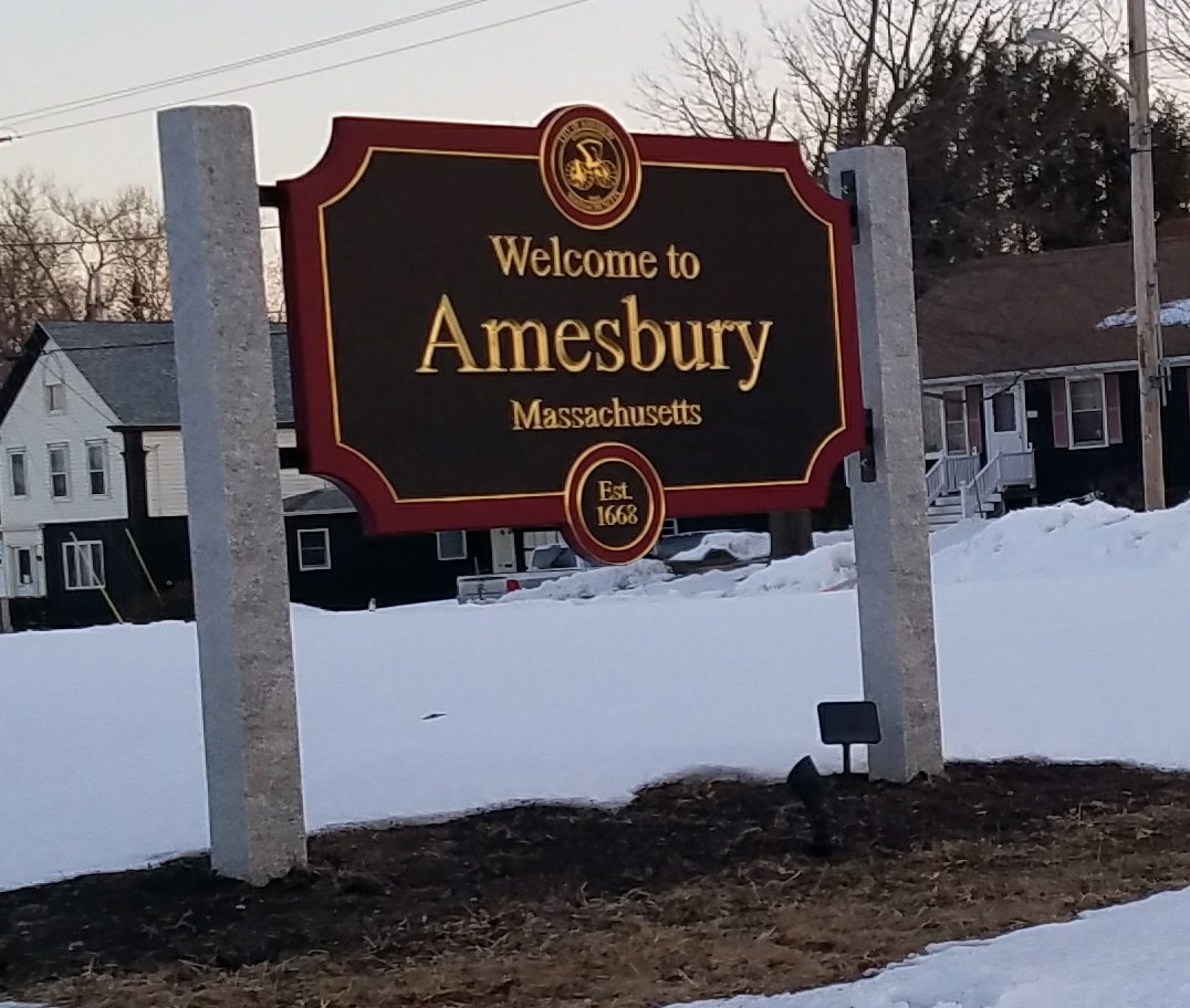 JayAshMACP's tweet photo. Good morn, Amesbury.  Here to talk burgeoning eco development, yet another opportunity for growth here!   Been impressed w much here, including local &amp; state leadership.  I talk about you much to others. 1st up, #eggonomics at the Hollow Cafe.  Fun menu, comfortable place! https://t.co/HPTniBmFT9