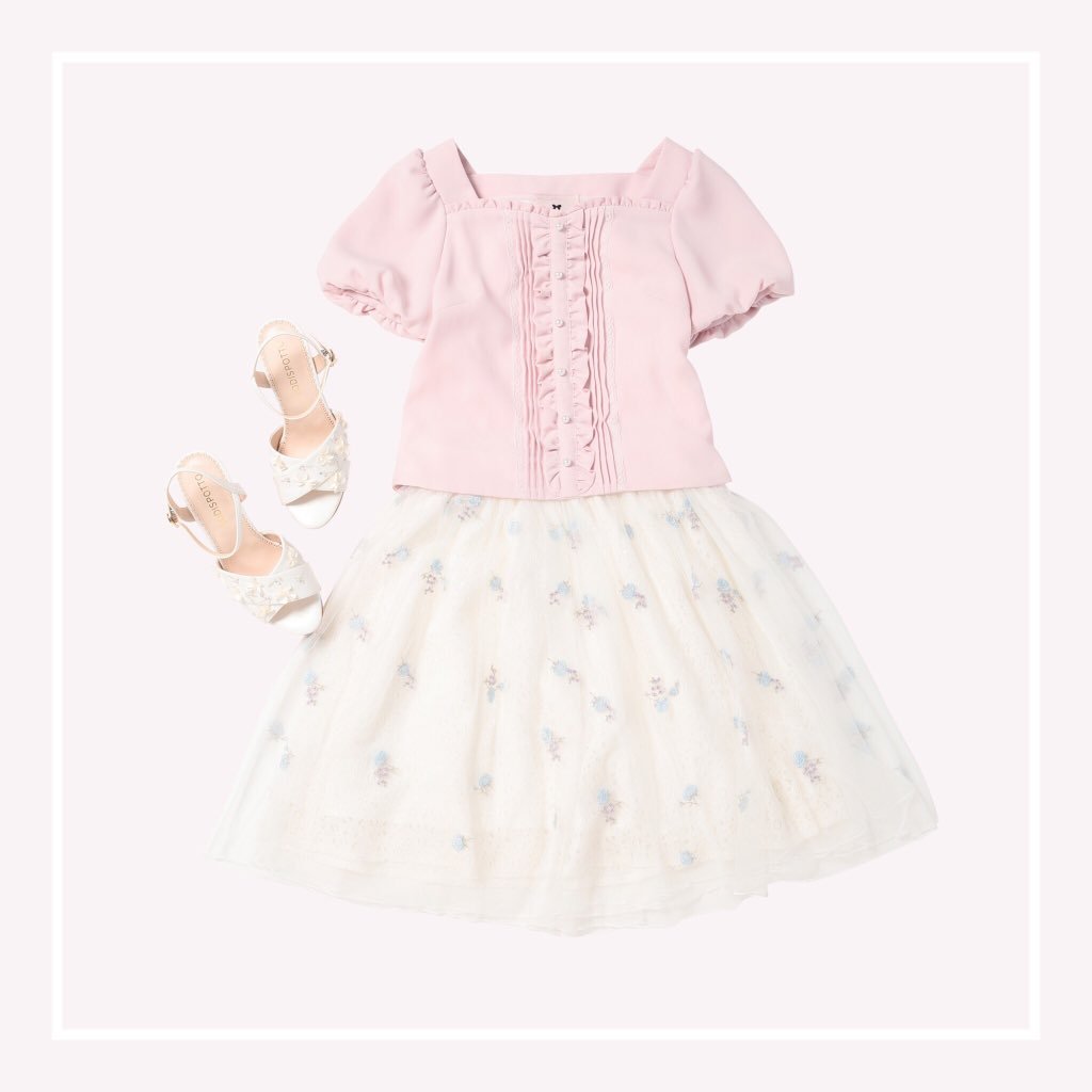 mille_fille_c's tweet photo. 💘mille fille closet💘
3/23(金)お昼12時先行予約開始💐

☑︎Princess Cream blouse
9,200yen（＋tax）
no.#730000122169681

☑︎Flower Swan tulle skirt
11,800yen（＋tax）
no.#750500114169681

https://t.co/7Sf5v7g9xD

#millefillecloset 
#LODISPOTTO 
#ミルフィーユクローゼット https://t.co/QvduiaJaYZ