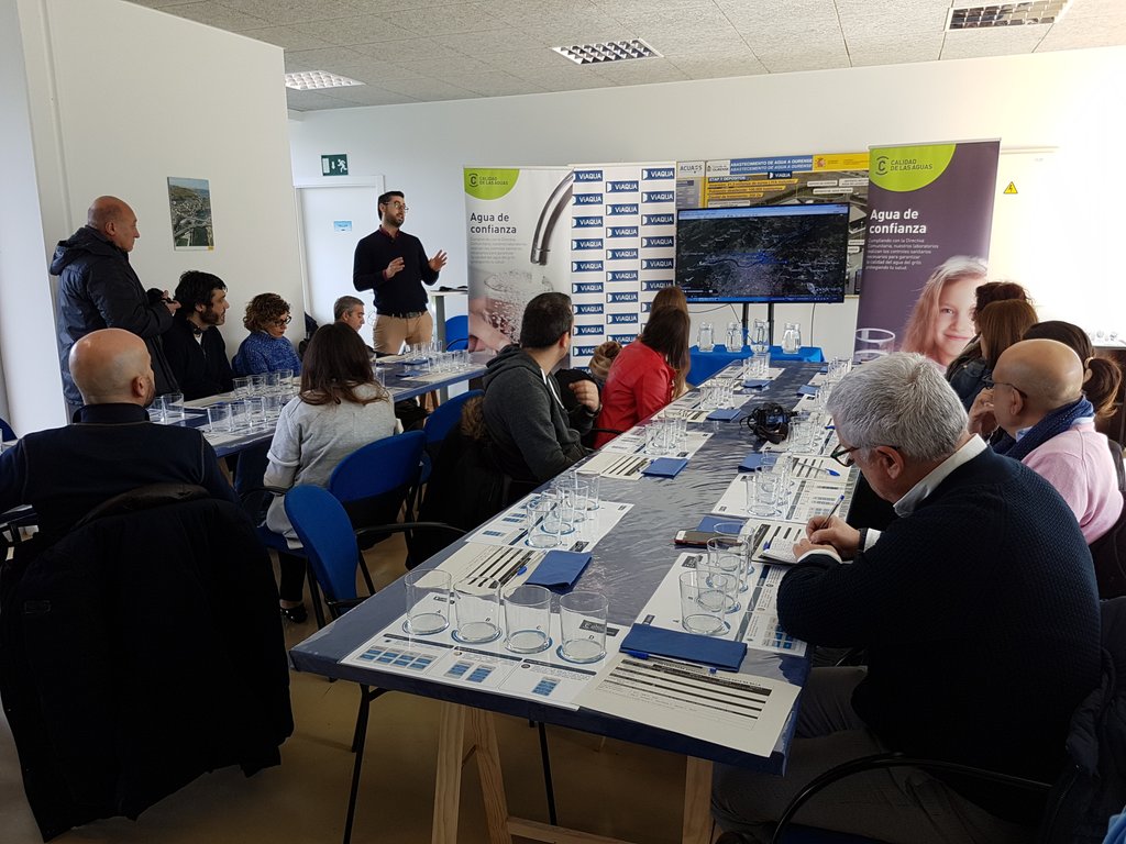 Organizamos unha #CatadeAguas na ETAP de Coiñás con medios de comunicación de #Ourense onde experimentaremos a cor, olor e sabor da #augadabilla e auga embotellada. <a href="/OurenseConcello/">Concello de Ourense</a> <a href="/FaroOurense/">Faro Ourense</a> <a href="/LaRegion/">La Región</a> <a href="/teleminho/">Telemiño</a> <a href="/Eco_Galicia/">Economía en Galicia</a> <a href="/ourensedixital/">Ourense Dixital</a> <a href="/TVGalicia/">TVG</a> <a href="/vozourense/">La Voz de Ourense</a>