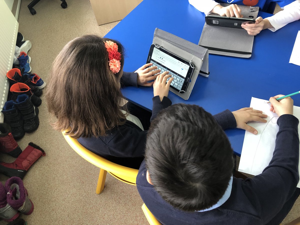 MrOldhamIBSB's tweet photo. Year 3 researching some of the World’s most famous Volcanoes! An explosion of information! #ourdangerousearth #pardonthepun @IBSBPRIMARY @IBSB4 https://t.co/C6VBhVD8v0