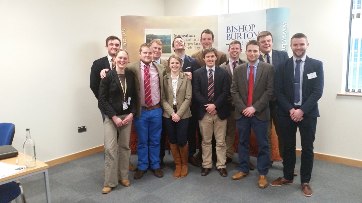 RhondaT40's tweet photo. Very important #PeopleInFarming the next generation! #FMDP15 #FMDP16 and #FMDP17 #personaldevelopment #education #clubhectare https://t.co/qIrvRs1jLi