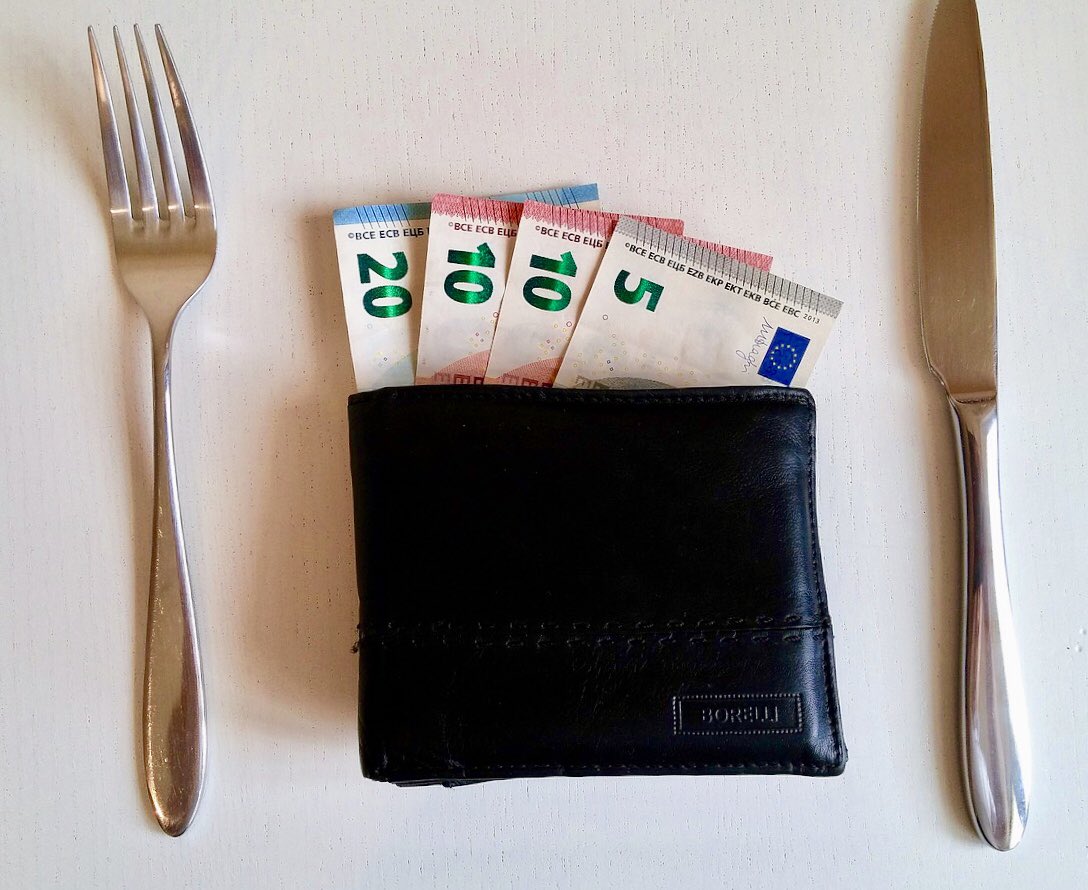 JCCapel's tweet photo. Acaso en España la alta cocina tiene precios de ganga? Razones económicas y otros factores en juego. https://t.co/8oHHinxUsw https://t.co/KihJ88RATM