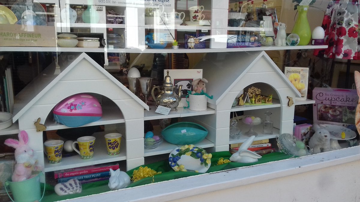 EDCHShops's tweet photo. Spring has landed at #stockbridge and #morningside! 🌷Come check out our fresh new displays, easter raffle and fun items on the #firstdayofspring! 🌱
#charityshop #charity #spring #firstofspring #easter #easterbunny #edinburghdogandcathome https://t.co/Kgw8jQeIWH