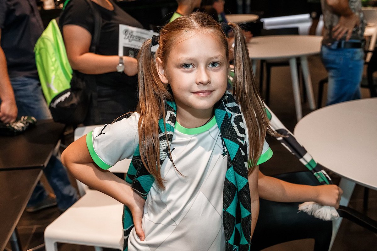 FCKrasnodar's tweet photo. Важная новость для юных представительниц прекрасного пола!

В сентябре базовая школа Академии ФК «Краснодар» начнёт экспериментальный набор девочек для занятий в манежах г. Краснодара.

Каждый манеж пополнит одна группа, составленная исключительно из девочек. Возраст – 7 лет. https://t.co/4gIpcLm1FP